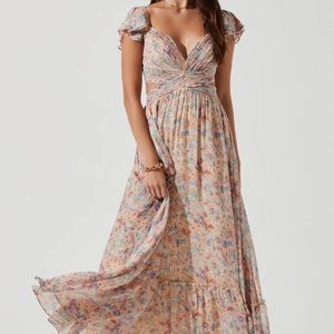 ASTR Primrose Floral Strappy Back Maxi Dress in Peach